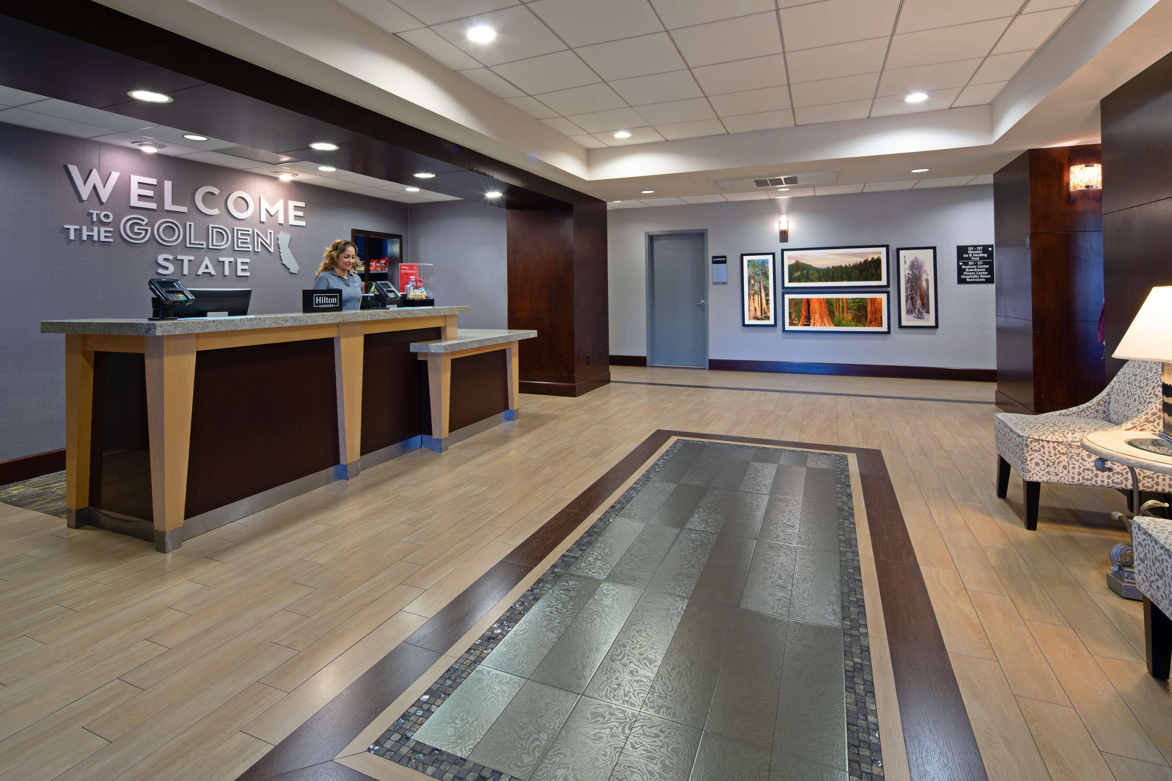 Hampton Inn Visalia Esterno foto